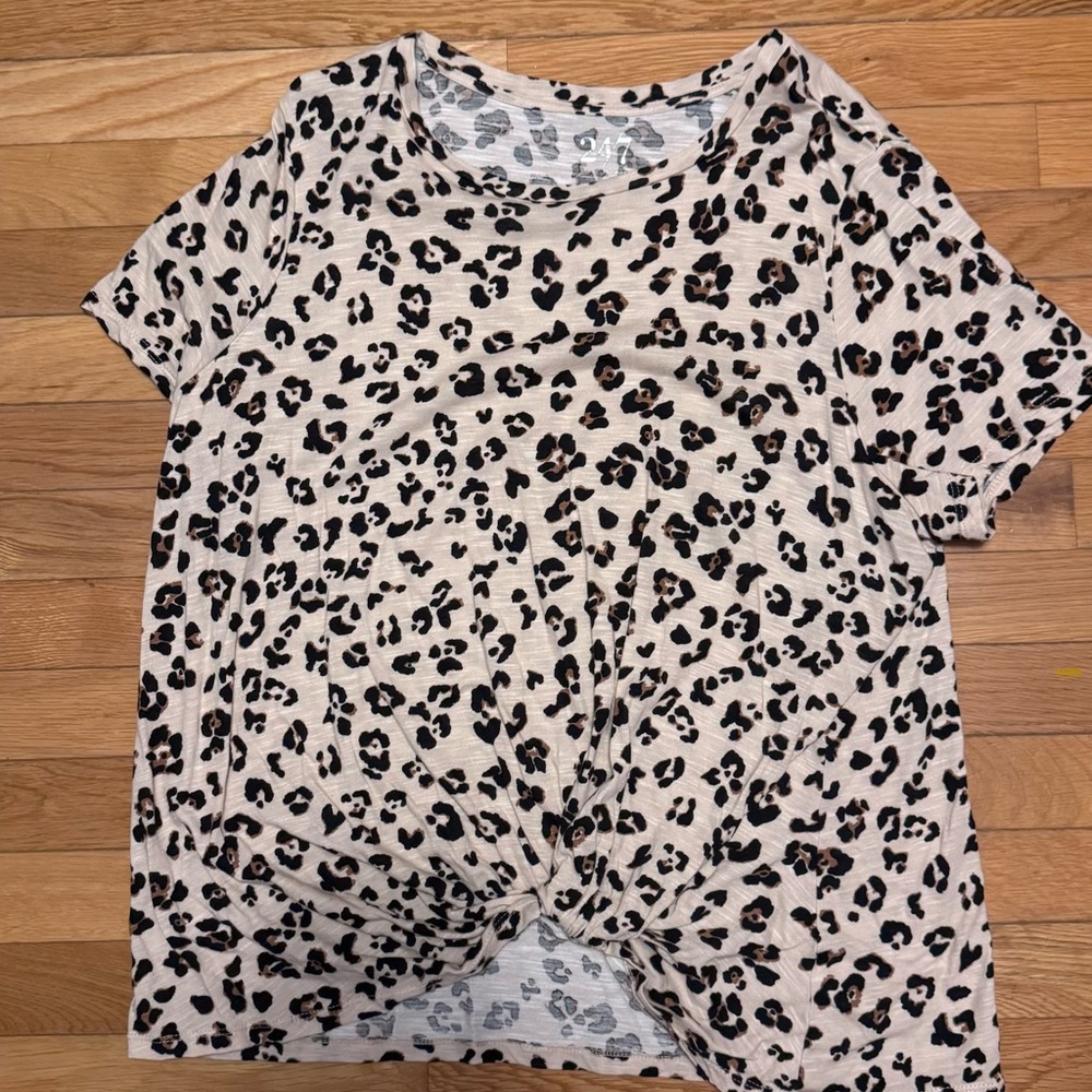 Maurices Cream and Black Leopard Print Short Sleeve Top